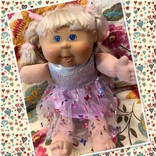 Lovely Cabbage Patch Kids Girl Doll Play Along Blonde Hair Blue Eye