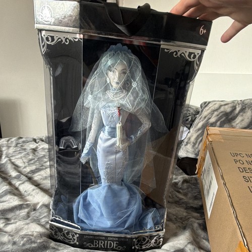 Disney limited edition monster - disney,