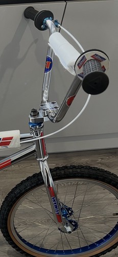 Pro neck stem polished - neck, old