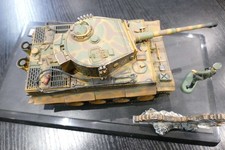 FORCES OF VALOUR DD COMMEMORATIVE TIGER I TANK 1:32  in excellent conditon
