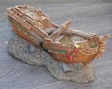 10 INCH LONG SHIPWRECK AQUARIUM / FISH TANK HIDEAWAY ORNAMENT