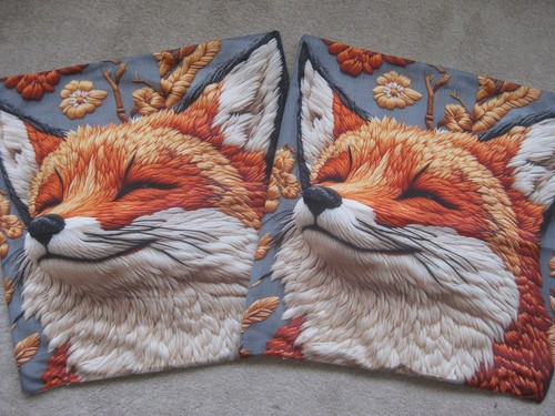 Pair fox cushion - of,