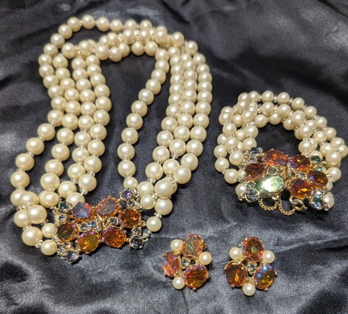 Rare vintage schiaparelli - rare,