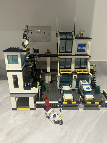 Lego city police headquarters - lego,