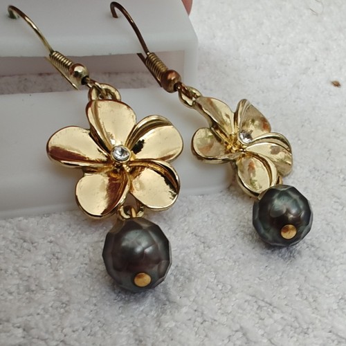Dangle earrings gold - gold, plumeria