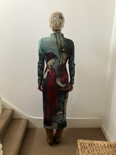 Pleated dress trompe - trompe, l’oeil