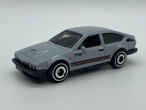 Hot wheels alfa - romeo, 3.0