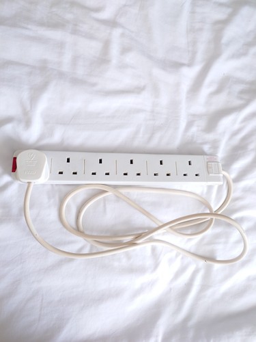 Plug extension lead with - plug,