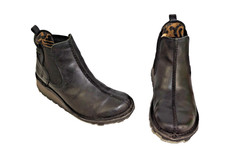 FLY London black leather pull