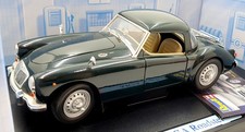 Revell 1/18 Scale Diecast 08443 - MG MGA Roadster Hardtop - Green