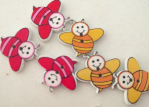 Novelty bee buttons x 16 - 6,