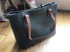 Pia Everglades, Leather Ladies