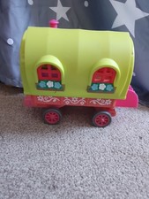 ELC happyland Roaming Rose Horse Drawn Caravan & Figures