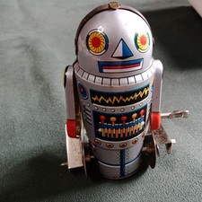 ROBOT-7 - MECHANICAL WALKING TIN-PLATE ROBOT - WIND UP