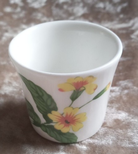 Queens country meadow egg cup - egg,