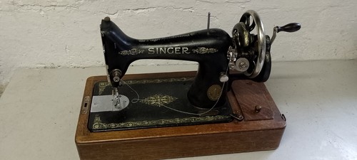 Singer sewing machine - singer,