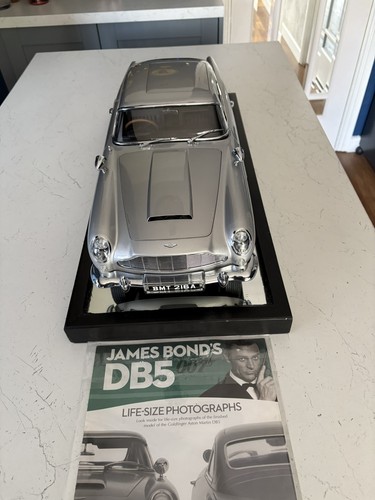 Eaglemoss james bond - bond, aston