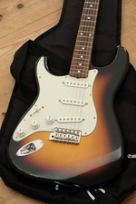 Fender Japan Traditional 60s Stratocaster Left Handed 3 Tone Sunburst MIJ 2022