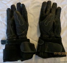 motorcycle gauntlets, with wrist strap and hook and loop closure cuff