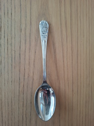 Rare vintage 1953 queen - rare,