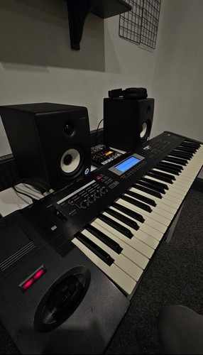 Korg keyboard - tr,