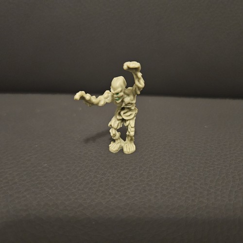 Mighty max corpse zombie - max,