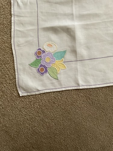 Vintage appliqué linen - appliquÉ,