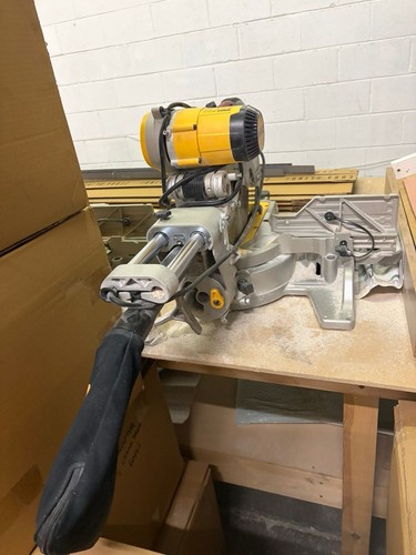 Dewalt dw718 sliding mitre saw - dw718,