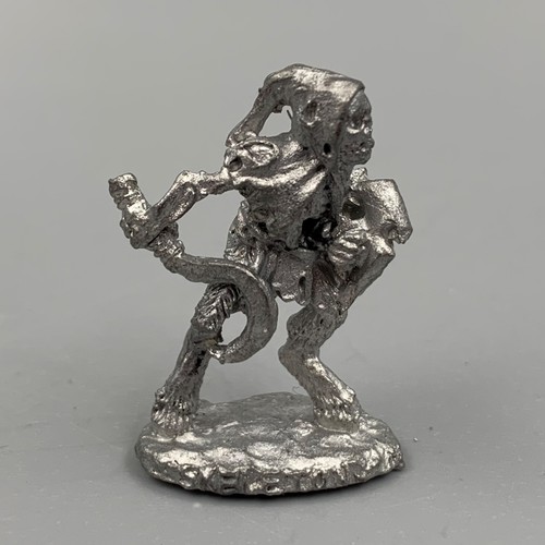 C17 skeleton sickle shield - c17,