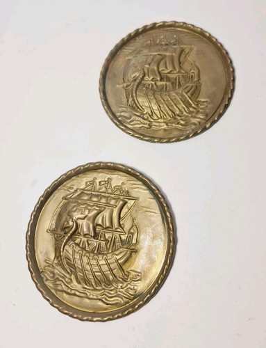 Brass round wall decor plate - round,