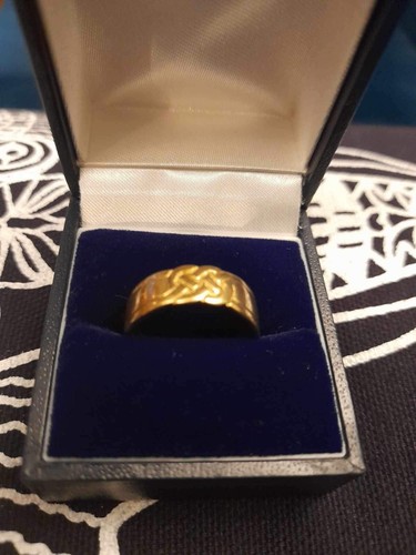 Celtic love knot ring