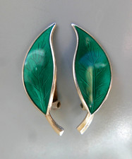 DELIGHTFUL DAVID ANDERSEN NORWAY VINTAGE 925 SILVER GILT GREEN ENAMEL EARRINGS