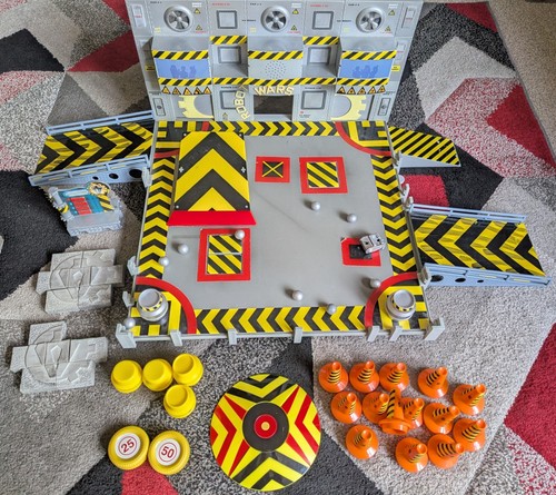 Robot wars arena assorted - robot,