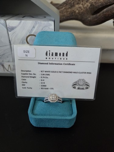 74ct diamond halo cluster - 0.74ct,