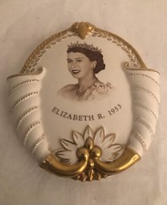 A very nice ELIZABETH R 1953 Coronation vintage china Plaque