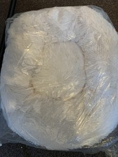 Round white Fluffy Dog Bed New