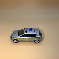 Lledo Vanguards Code 3 2004