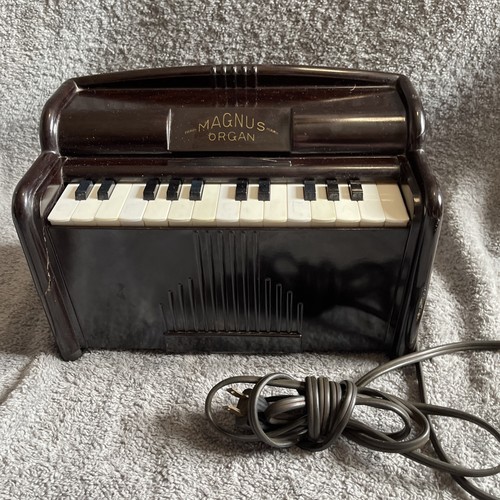 Magnus organ mini model 1510 - model, #1510