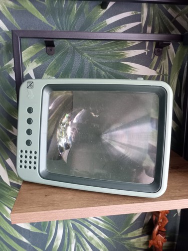 Smartphone magnification - smartphone, tv