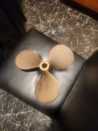 Brass boat prop right hand - brass,