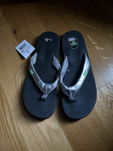 Brand new sanuk yoga - new,