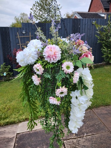Cone shaped hanging basket - ,