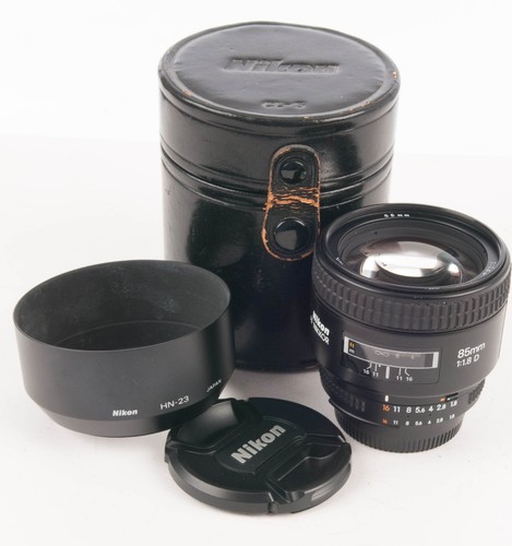 Nikon 85mm lens - f1.8d,