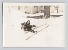 Old B&W Photo Woman on Skis