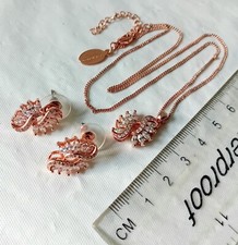 Alan Hannah Devoted. Jon Richard. Rose Gold Tone Pendant & Earrings Set D397