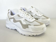 Topshop White/Taupe Design