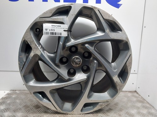 Alloy wheel vauxhall insignia - wheel,