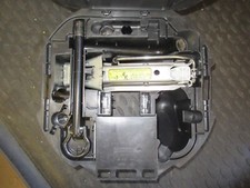 RENAULT CLIO MK3 (05-12) SPARE WHEEL TOOL KIT JACK BRACE TOW EYE IN HOLDER