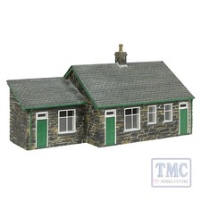 44-0171G Scenecraft OO9 Narrow Gauge Harbour Station Gents and Office - Green