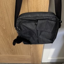 kipling arleen handbag colour